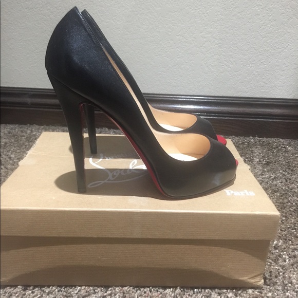 Christian Louboutin Shoes - Christian Louboutin size 39 (US 9) Very Prive